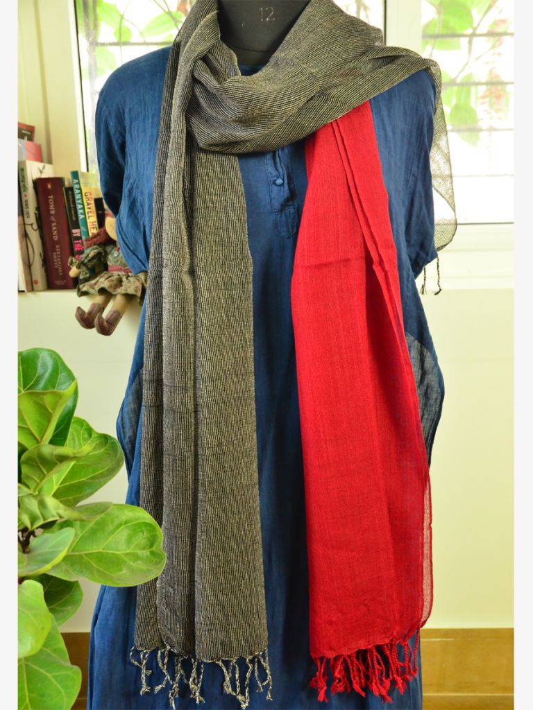 CROSS FLAP SCARF 01