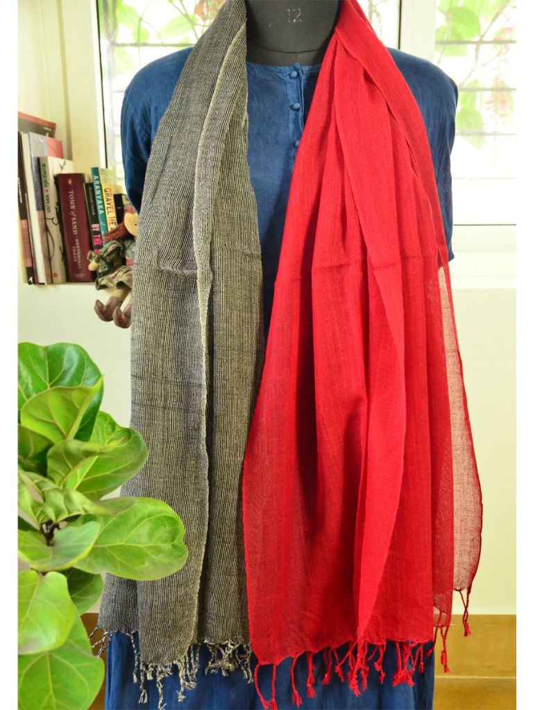 CROSS FLAP SCARF 01