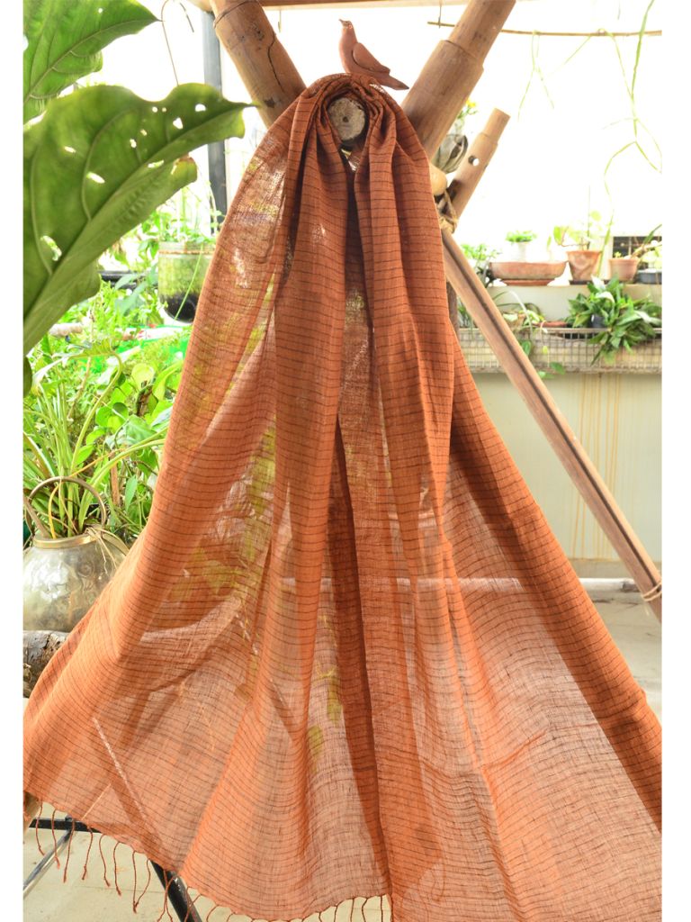 NAT DYE GAUGE LINEN SCARF 02