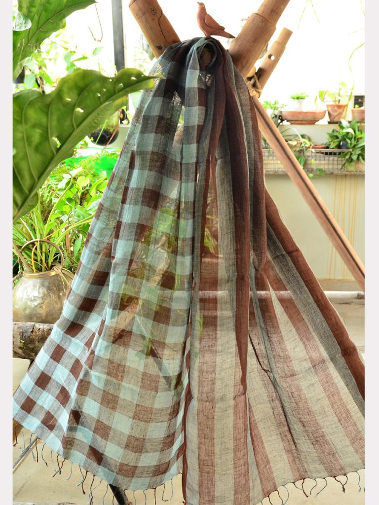 NAT DYE GAUGE LINEN SCARF 03