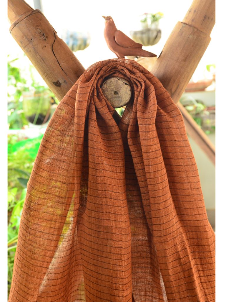 NAT DYE GAUGE LINEN SCARF 02